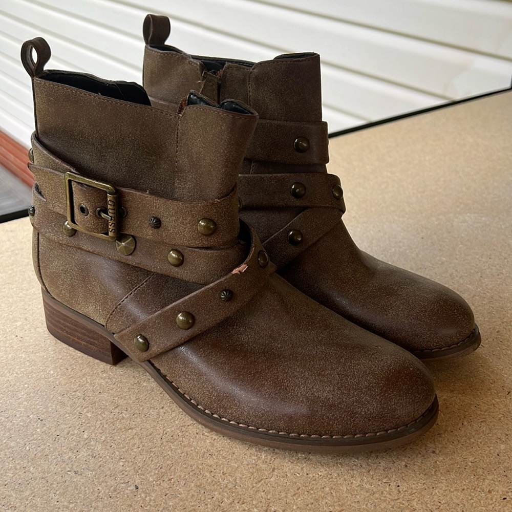 Guess Rollie Ankle Boots